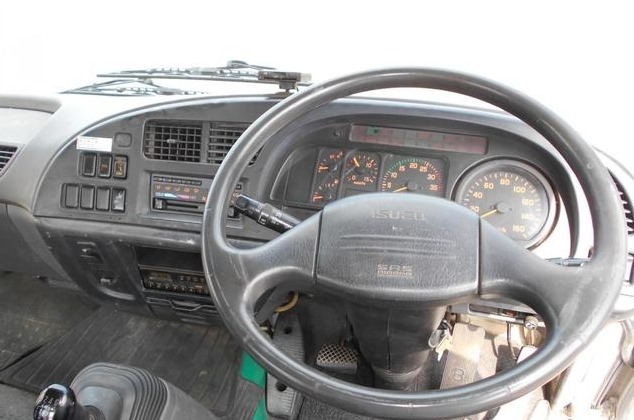 2004 ISUZU Forward Cargo Crane Truck